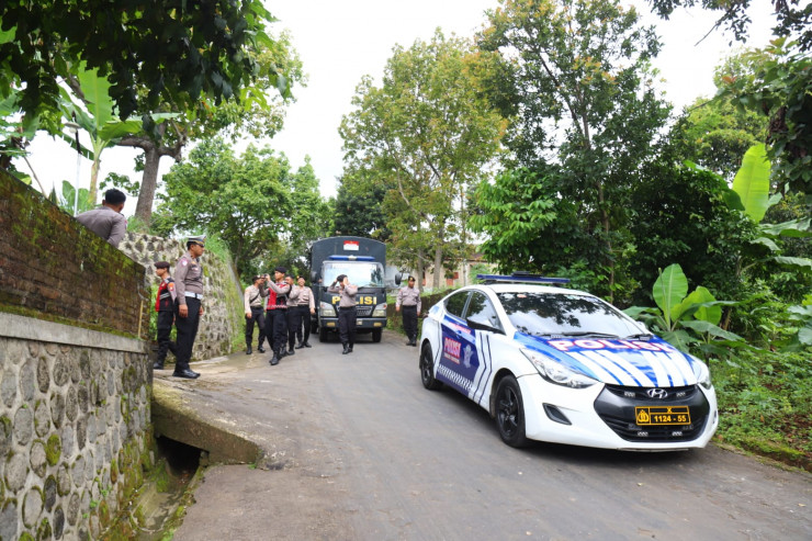 Polisi Siagakan Ratusan Personel dan BKO Brimob untuk Amankan PSU Pilkada Magetan
