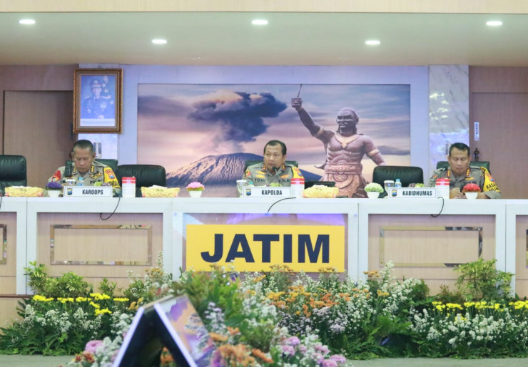 Rilis Akhir Tahun Kapolda Jatim Soroti Kejadian Kecelakaan Kereta Api