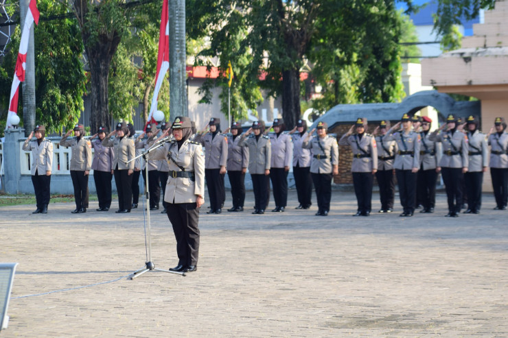 Menjelang Hari Jadi Ke-77, Polwan Polresta Sidoarjo Gelar Ziarah ke Makam Pahlawan