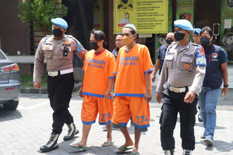 Satresnarkoba Polresta Sidoarjo Ringkus 2 Pengedar Puluhan Gram Sabu & Pil Ekstasi