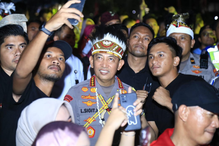 Kehangatan Kapolri di Tengah Semarak Panggung Rakyat Bundaran HI