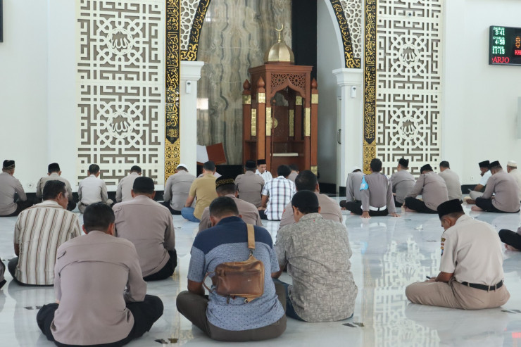 Cegah Pelanggaran, Bekali Polisi dengan Nilai Rohani