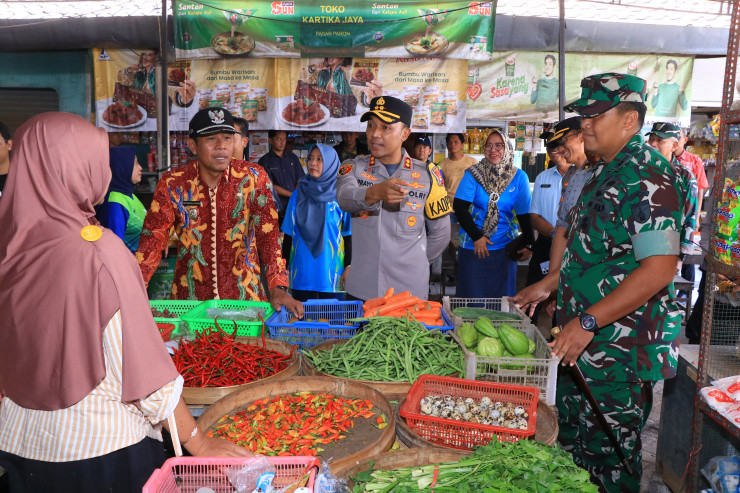 Polres Ngawi Bersama Pemkab Sidak Pasar Jaga Stabilitas Harga dan Ketersediaan Bapokting
