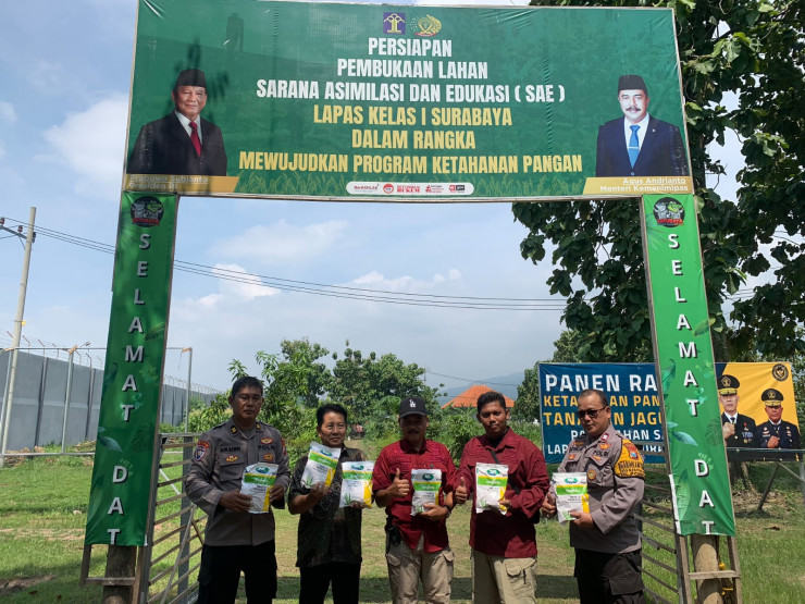 Wujudkan Ketahanan Pangan, Polsek Porong Salurkan Bantuan Bibit Jagung ke Kelompok Tani