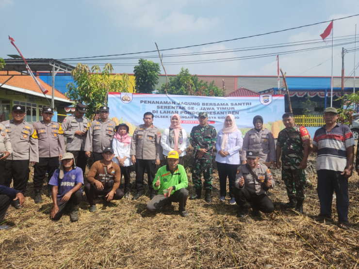 Manfaatkan Lahan Tidur, Polsek Gedangan Gelar Tanam Jagung Serentak