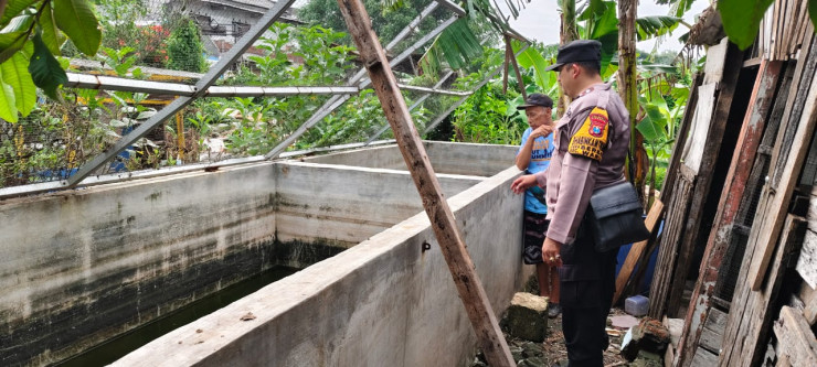 Bhabinkamtibmas Polsek Waru Motivasi Budidaya Ikan Patin dan Lahan Sayur Dukung Ketahanan Pangan