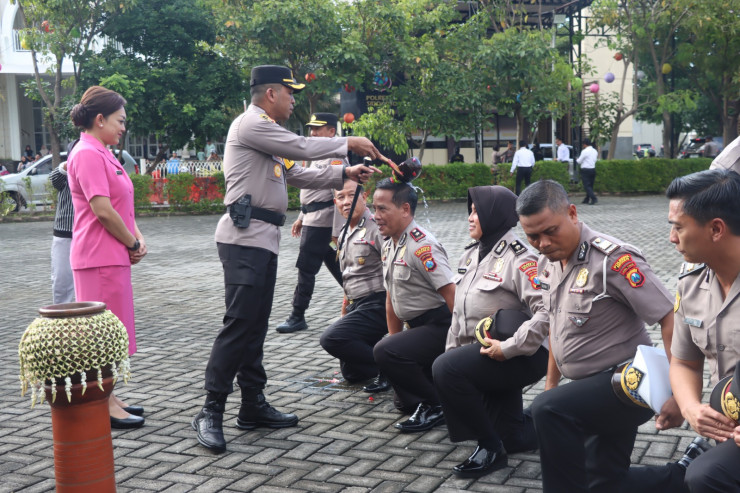 Sebanyak 131 Polisi Sidoarjo Dapatkan Kenaikan Pangkat di Awal 2025