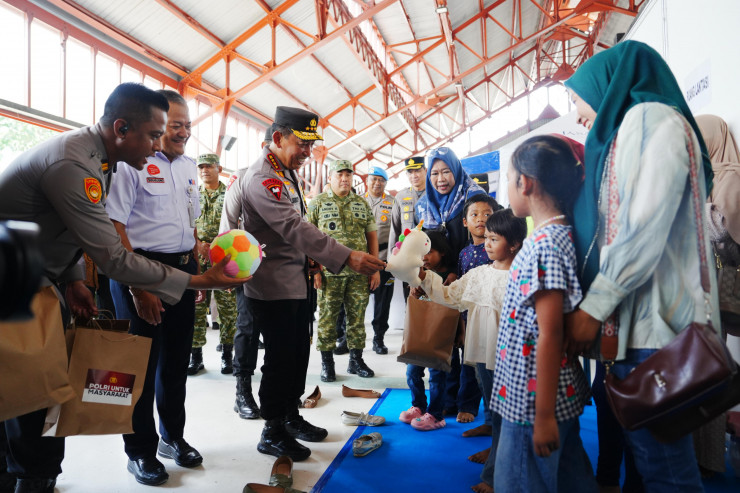 Kapolri Tinjau Kesiapan Pelayanan dan Pengamanan Nataru di Stasiun Tawang Semarang