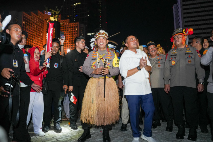 Kapolri dan Mensesneg Tinjau Panggung Rakyat di HI, Masyarakat Antusias