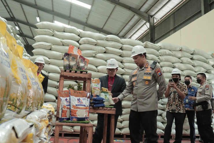 Jelang Nataru, Polresta Malang Kota Bersama Pemkot Pantau Stok Sembako dan BBM