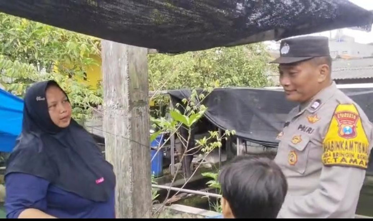 Bhabinkamtibmas Desa Beringin Bendo Bahas Upaya Ketahanan Pangan Budidaya Ikan Lele dengan Warga